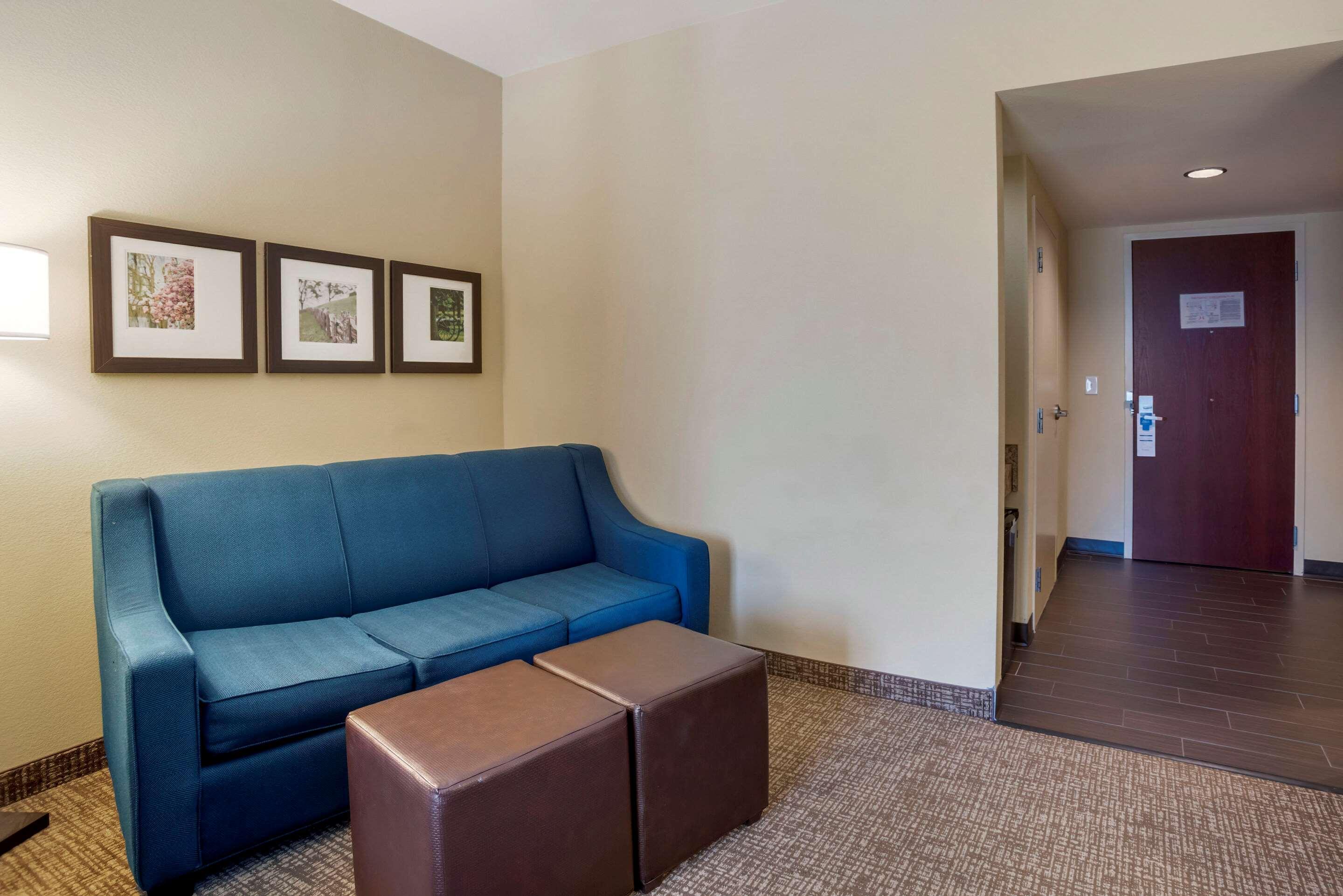 Comfort Suites Fredericksburg North Exterior photo