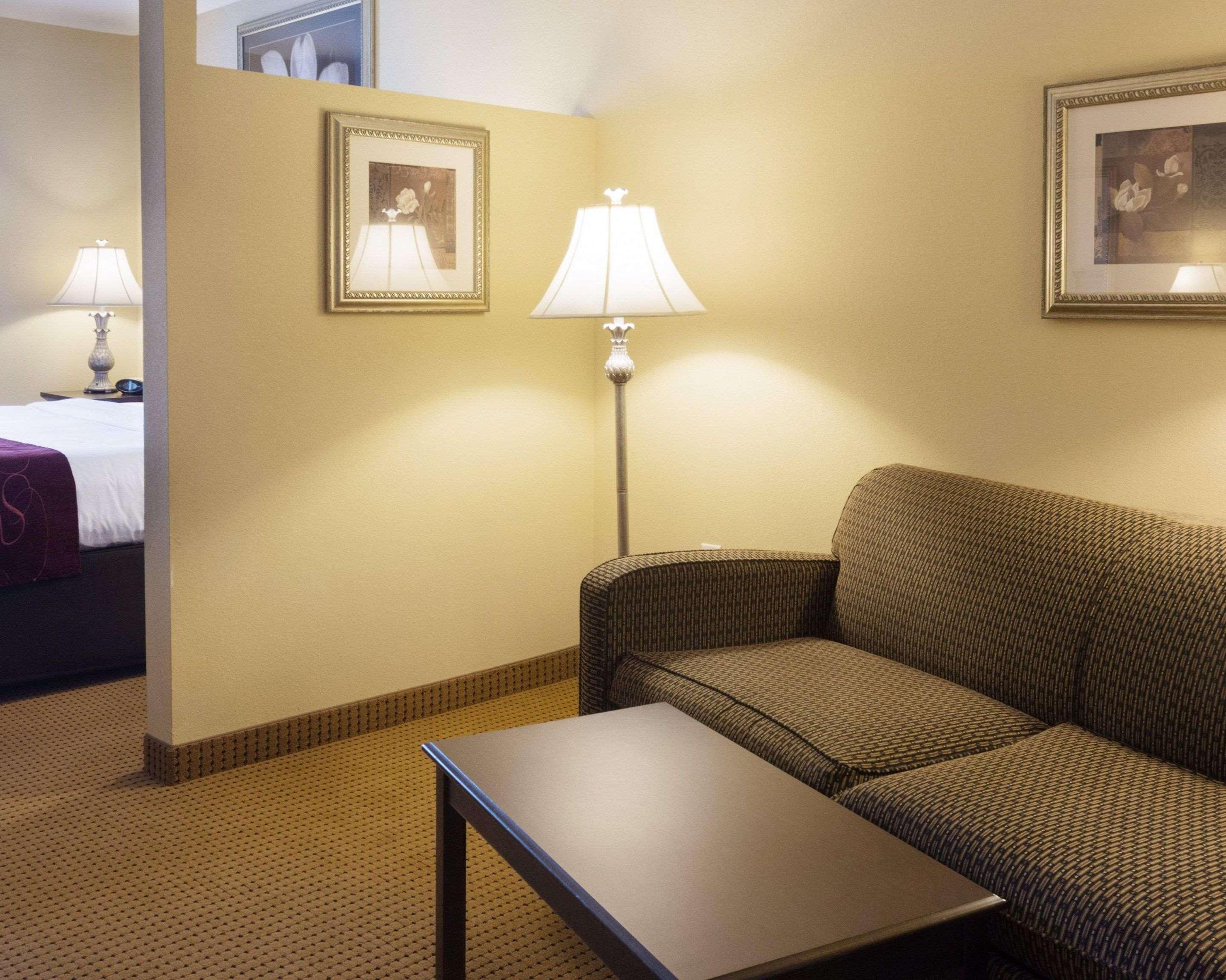 Comfort Suites Fredericksburg North Exterior photo